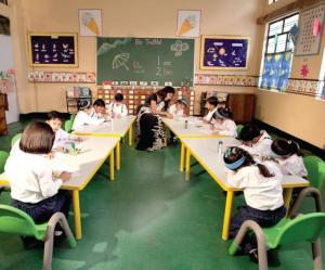 Το μεγαλύτερο σχολείο του κόσμου, το σχολείο Montessori στην Ινδία έχει παιδιά που σκοράρουν στο 90ο εκατοστημόριο