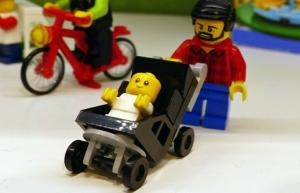 LEGO เปิดตัววีลแชร์มินิฟิกเกอร์